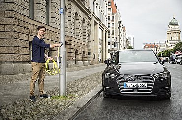 Příspěvek na nákup elektromobilu by mohli dostat i jednotlivci. Podle Jurečky by fond mohl fungovat do dvou let