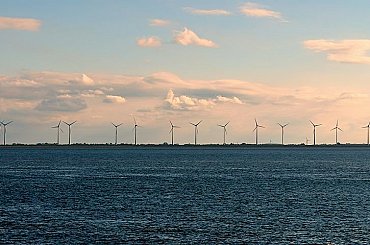 Zelenému Norsku stále tluče černé srdce. Severská země těží z války, ale štítí se původu svého bohatství